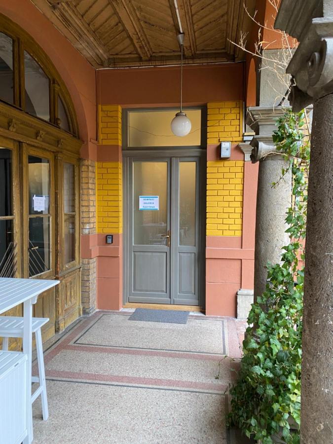 Hunyady Gallery Apartment Budapeste Exterior foto