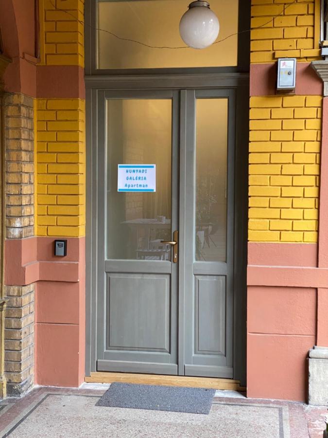 Hunyady Gallery Apartment Budapeste Exterior foto
